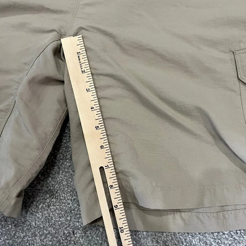 The North Face cargo shorts mens XL‎ tan khaki outdoor hiking casual camping